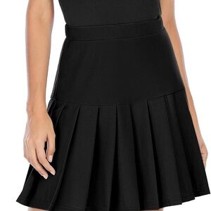 Black pleated skirt